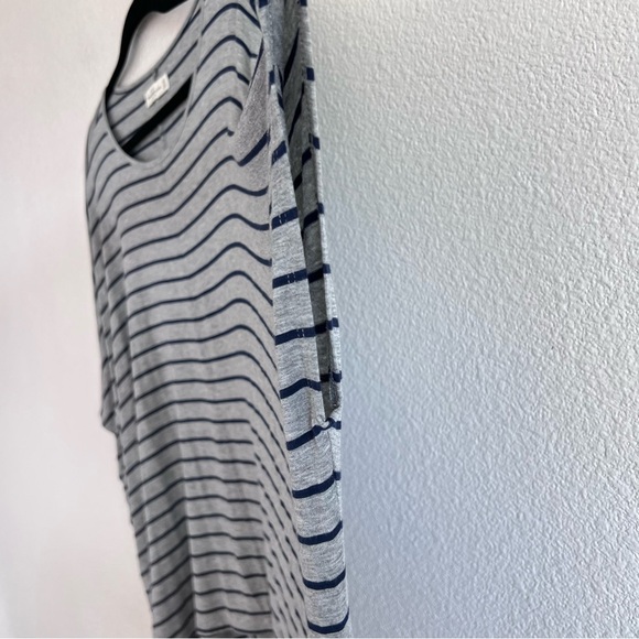 Abercrombie and Fitch Women’s Square Style Boxy Striped Top - Picture 6 of 13